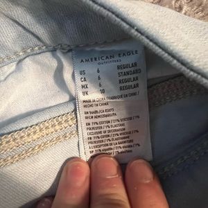 AMERICAN EAGLE JEANS